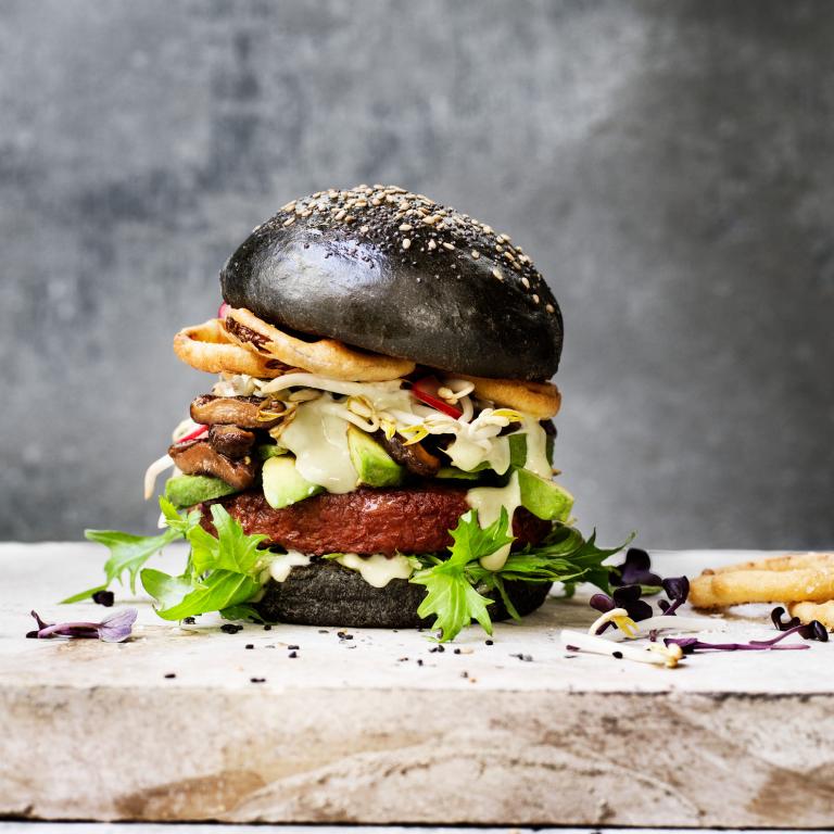SENSATIONAL BURGER MED WASABI-MAYO OG SHIITAKE-SVAMPE Sensationel Mystery Burger