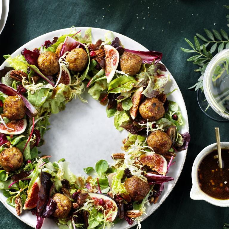 Jule kransesalat med falafel Kransesalat med falafel