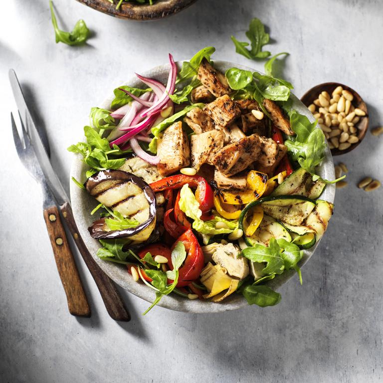 Italiensk salat med Hälsans Kök Filét Pieces Have Gourmet Sensationelle marinerede stykker italiensk stil