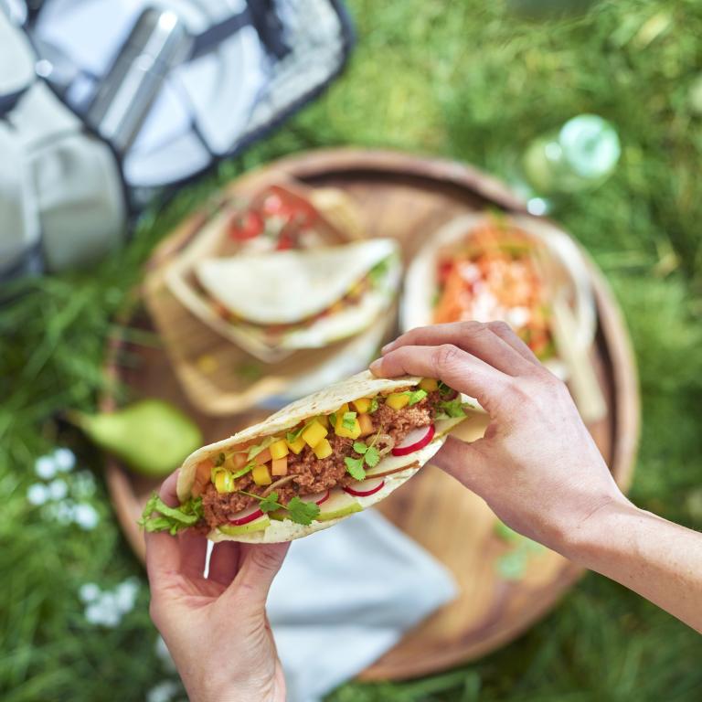 Veganske quesadillas med Sensational Mince Vegansk quesadilla HR