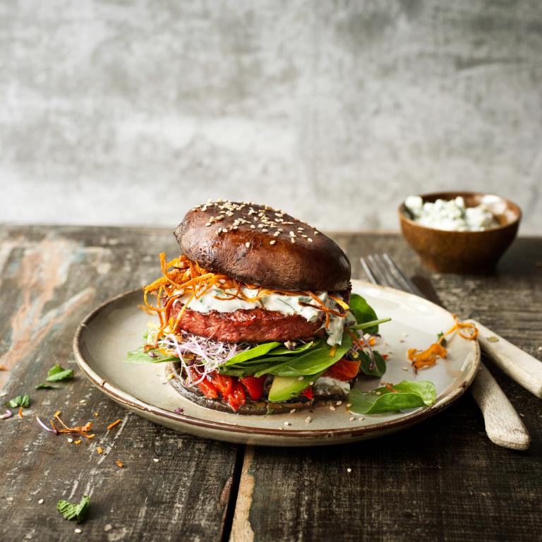 SENSATIONAL BURGER MED PORTOBELLOSVAMPE & MYNTESAUCE