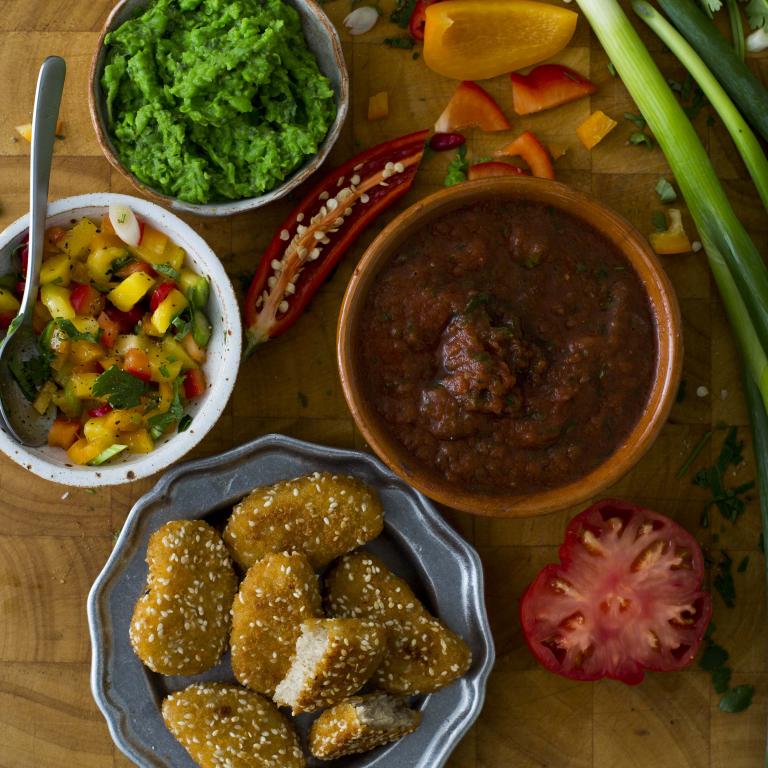 VEGANSKE NUGGETS MED TRE DIPSAUCER nuggets with dip