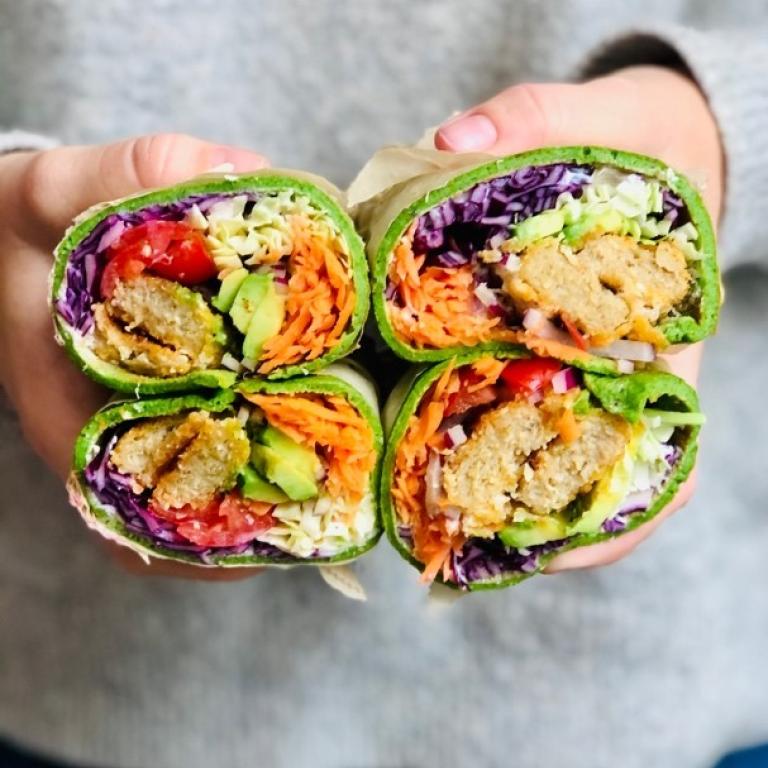 SPINATWRAP MED PLANT-BASED NUGGETS by @onegreenbowladay ggg